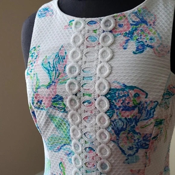 Lilly PULITZER Rare iridescent white blue Size 4 Fitted Dress EUC - Picture 2 of 8